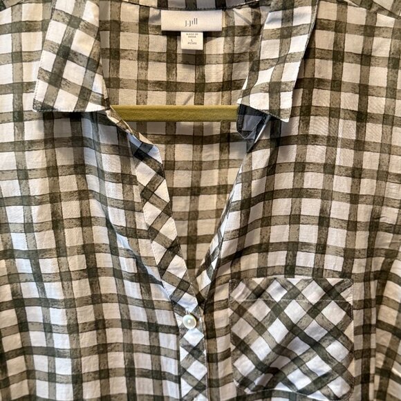 J. Jill Gingham V Neck Buttoned Sleeveless Blouse - Picture 4 of 5